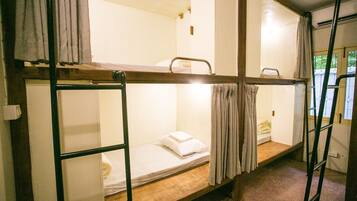 14-Bed-Female-Dorm | Wi-Fi de cortesia