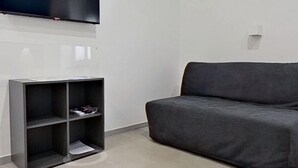 Junior Room | 1 bedroom, premium bedding, down comforters, soundproofing - Partenope 10 (Naples)