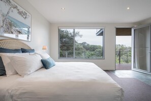 3 bedrooms, iron/ironing board, Internet, bed sheets