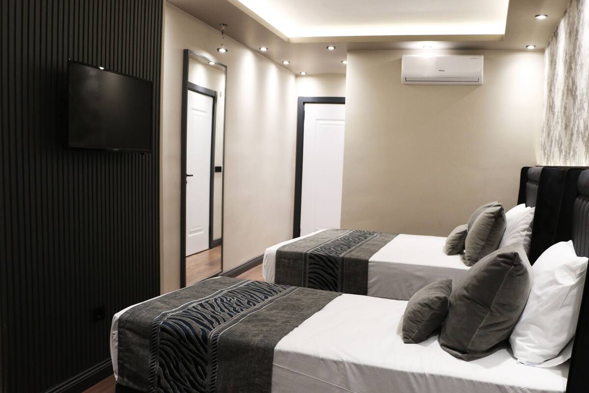 1 bedroom, minibar, desk, laptop workspace
