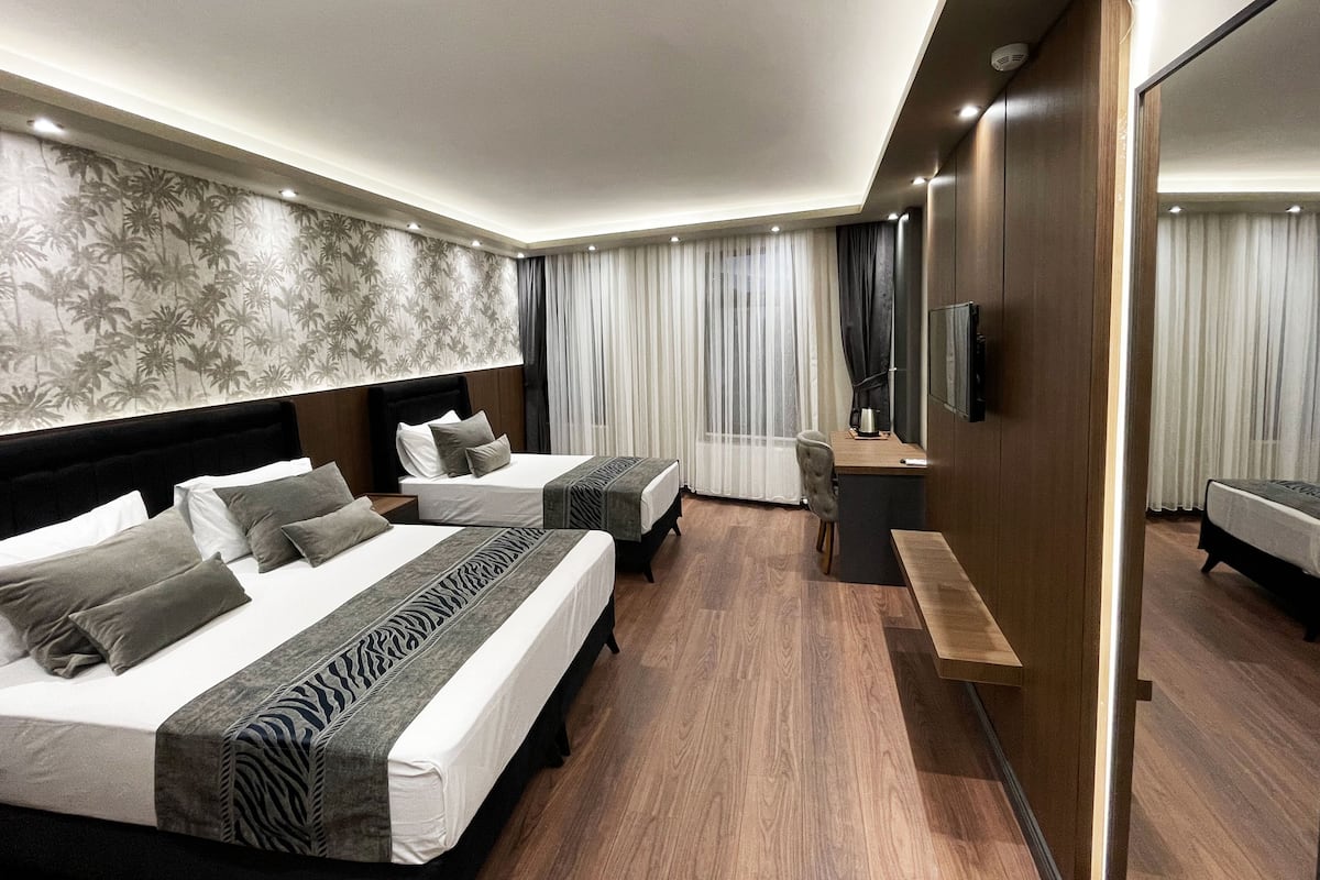 1 bedroom, minibar, desk, laptop workspace