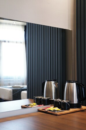 Deluxe Twin Room | Minibar, desk, laptop workspace, soundproofing - Grand Uskudar Hotel (Istanbul)