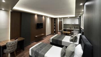 Minibar, bureau, espace de travail pour ordinateur portable