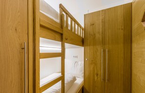 2 bedrooms, hypo-allergenic bedding, in-room safe