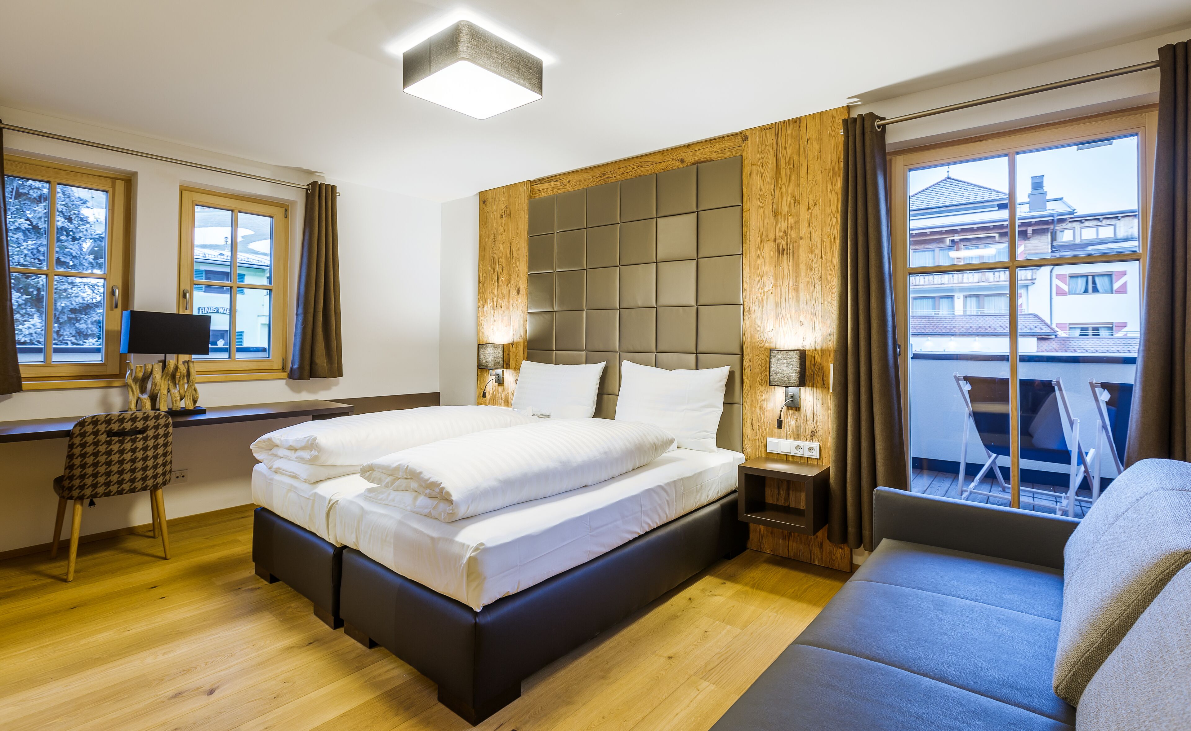 2 개의 침실, 저자극성 침구, 객실 내 금고, 각각 다른 스타일의 인테리어