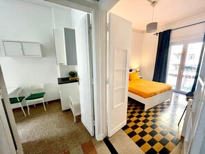 4 室のベッドルーム、デスク、アイロン / アイロン台、WiFi (無料)