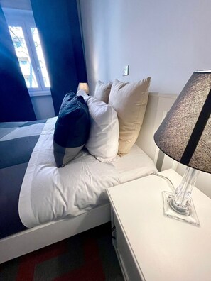 4 室のベッドルーム、デスク、アイロン / アイロン台、WiFi (無料)