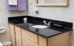 Shower, towels, soap, toilet paper - Cosy, Peaceful Villa located 5 minutes from Ocho Rios. (Ocho Rios)