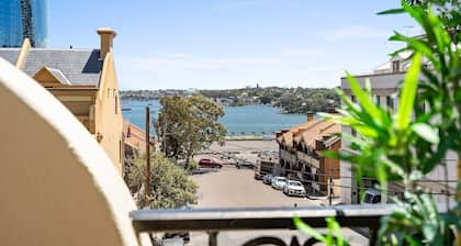 Miller's on Kent - Heritage house with breathtaking harbour views.