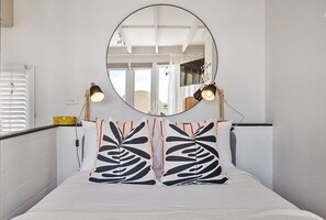 3 slaapkamers, een strijkplank/strijkijzer, gratis wifi, beddengoed