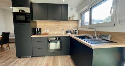 Quiberon - Charmante Villa Rénovée, 3 Pièces, Centre-Ville, près Grande Plage, Jardin, 6 Pers.