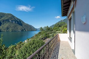 Residenza familiare, camere multiple, 2 bagni, lato montagna (Il Tentione) | Balcone