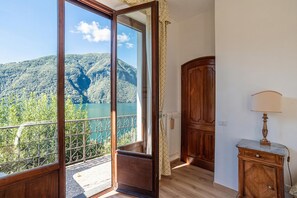 Family Townhome, Multiple Bedrooms, 2 Bathrooms, Mountainside (Il Tentione) | Balcony - Il Tentione (Valsolda)