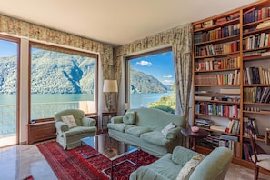 Family Townhome, Multiple Bedrooms, 2 Bathrooms, Mountainside (Il Tentione) | Living room | 21-inch flat-screen TV with cable channels, TV - Il Tentione (Valsolda)