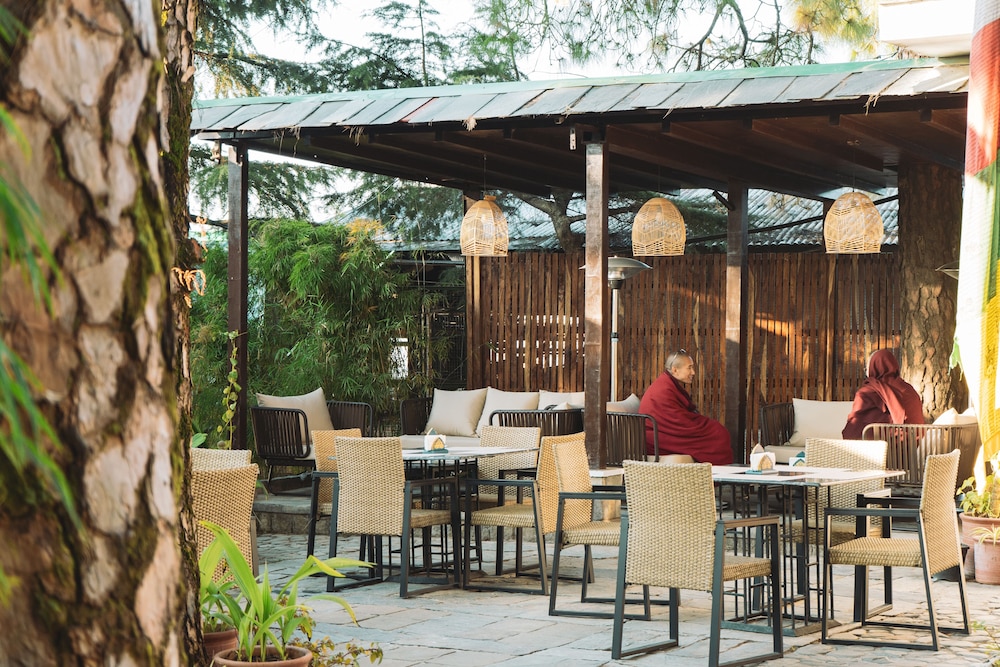 Chonor House by null