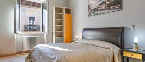 2 多间卧室、熨斗/熨衣板、WiFi、床单