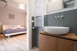 3 slaapkamers, een bureau, een strijkplank/strijkijzer, wifi