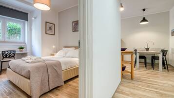 2 Schlafzimmer, Schreibtisch, BĂŒgeleisen/BĂŒgelbrett, WLAN