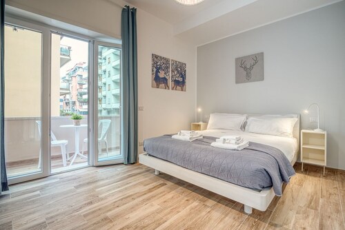 Emily Valles Apartment Saint Peter's