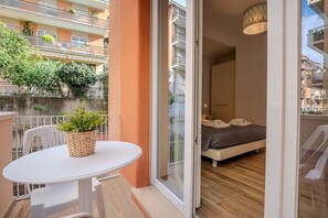 Outdoor dining - Emily Valles Apartment Saint Peter's (Roma)