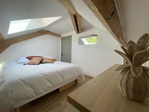 1 bedroom, travel cot, free WiFi, bed sheets - Appartement de Charme au Pied du Grand Colombier (CULOZ)