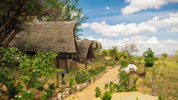 Exterior - Kivuko Eco Camp (Voi)
