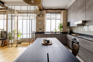 Fridge, microwave, oven, stovetop - The Old Printworks, by Veeve (Paris)