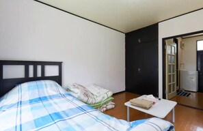 1 makuuhuone, työpöytä, silitysrauta/-lauta, ilmainen Wi-Fi