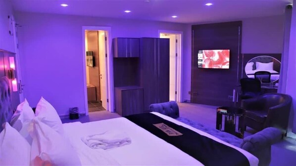 Premium Room | 1 bedroom, in-room safe, free WiFi