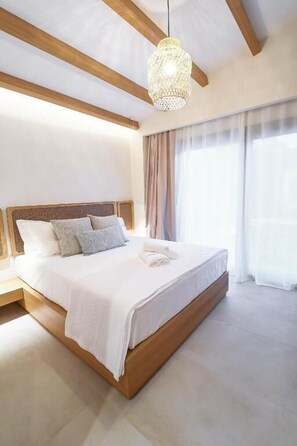 Suíte | 1 quarto, roupas de cama premium, frigobar, cofres nos quartos