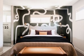 5 slaapkamers, een bureau, een strijkplank/strijkijzer, wifi