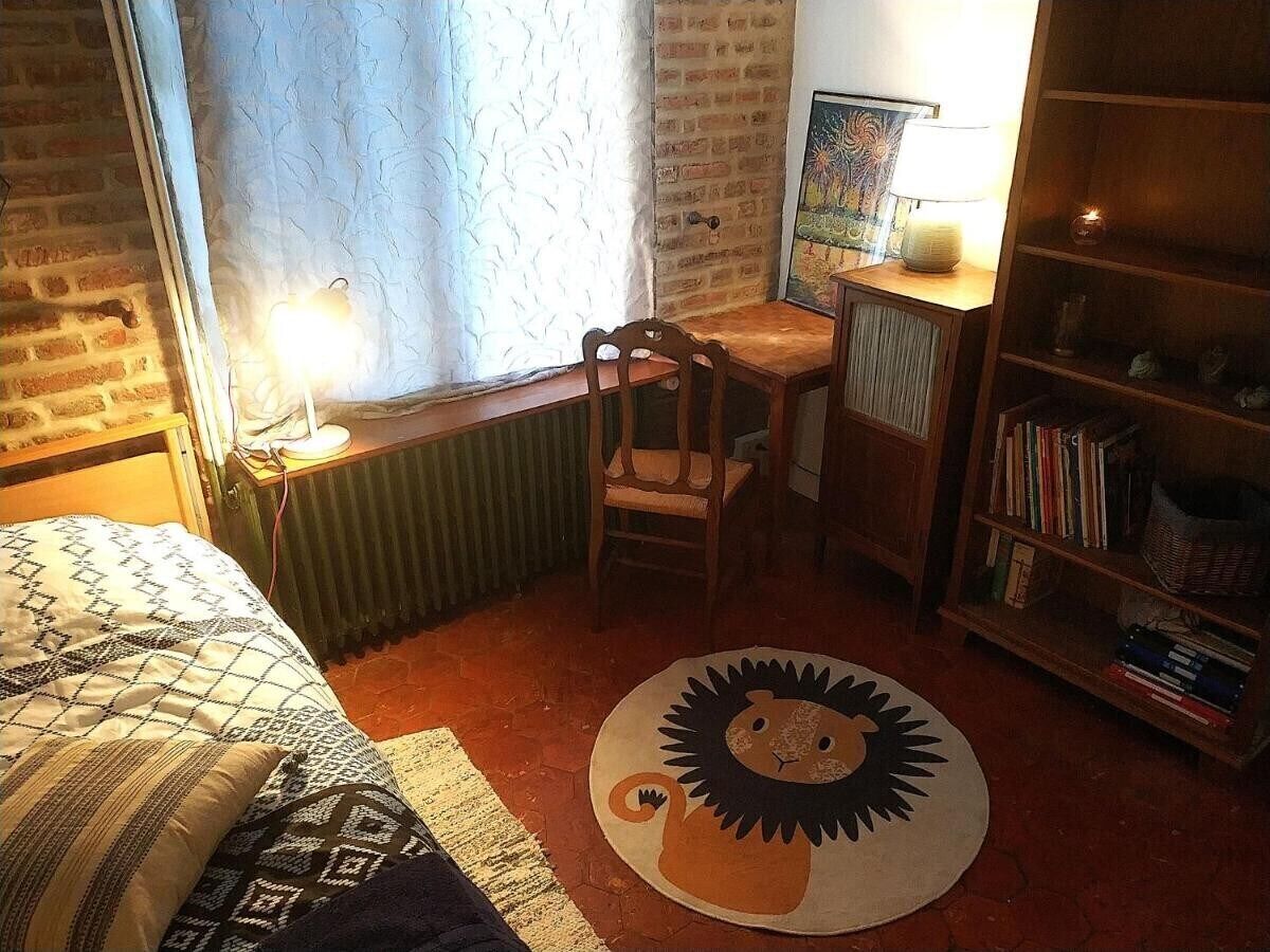 基础单人房, 独立浴室, 花园景观 (Chambre grise) | 1 多间卧室、熨斗/熨衣板、免费 WiFi