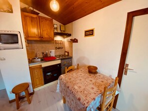 Fridge, microwave - Cozy 4 pers. apartment with balcony and views in La Clusaz (La Clusaz)