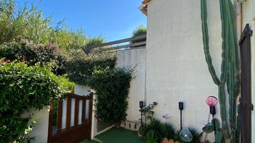 Enceinte de lâhĂ©bergement