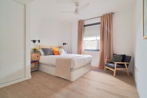 1 quarto, ferros/tábuas de passar roupa, acesso à internet