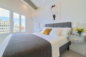 2 bedrooms, iron/ironing board, internet, bed sheets