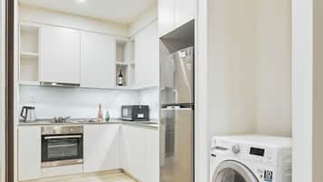 Studio Deluxe | Cuisine privée | Grand réfrigérateur, micro-ondes, cuiseur de riz