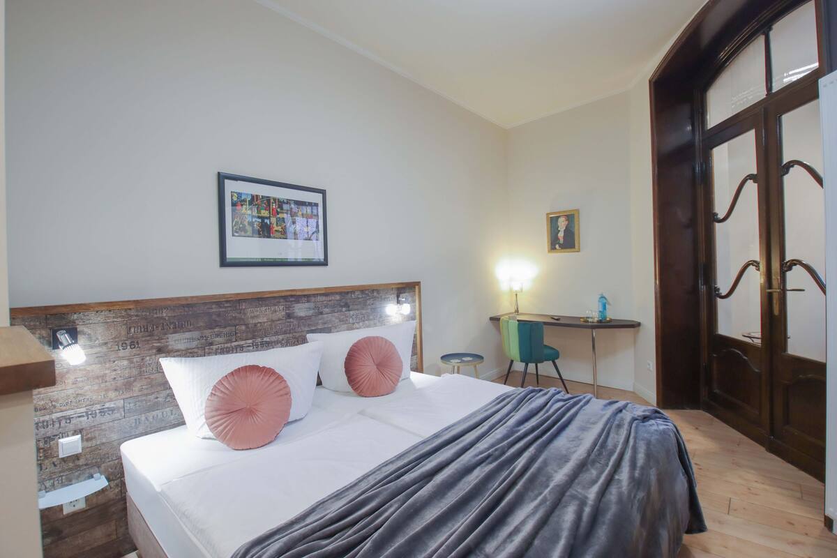 Premium Room | 1 bedroom, desk, free WiFi