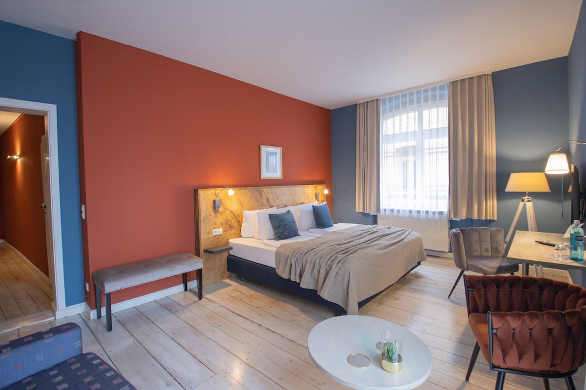 Junior Double Room | 1 bedroom, desk, free WiFi