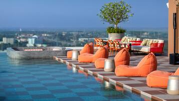 Kolam renang outdoor