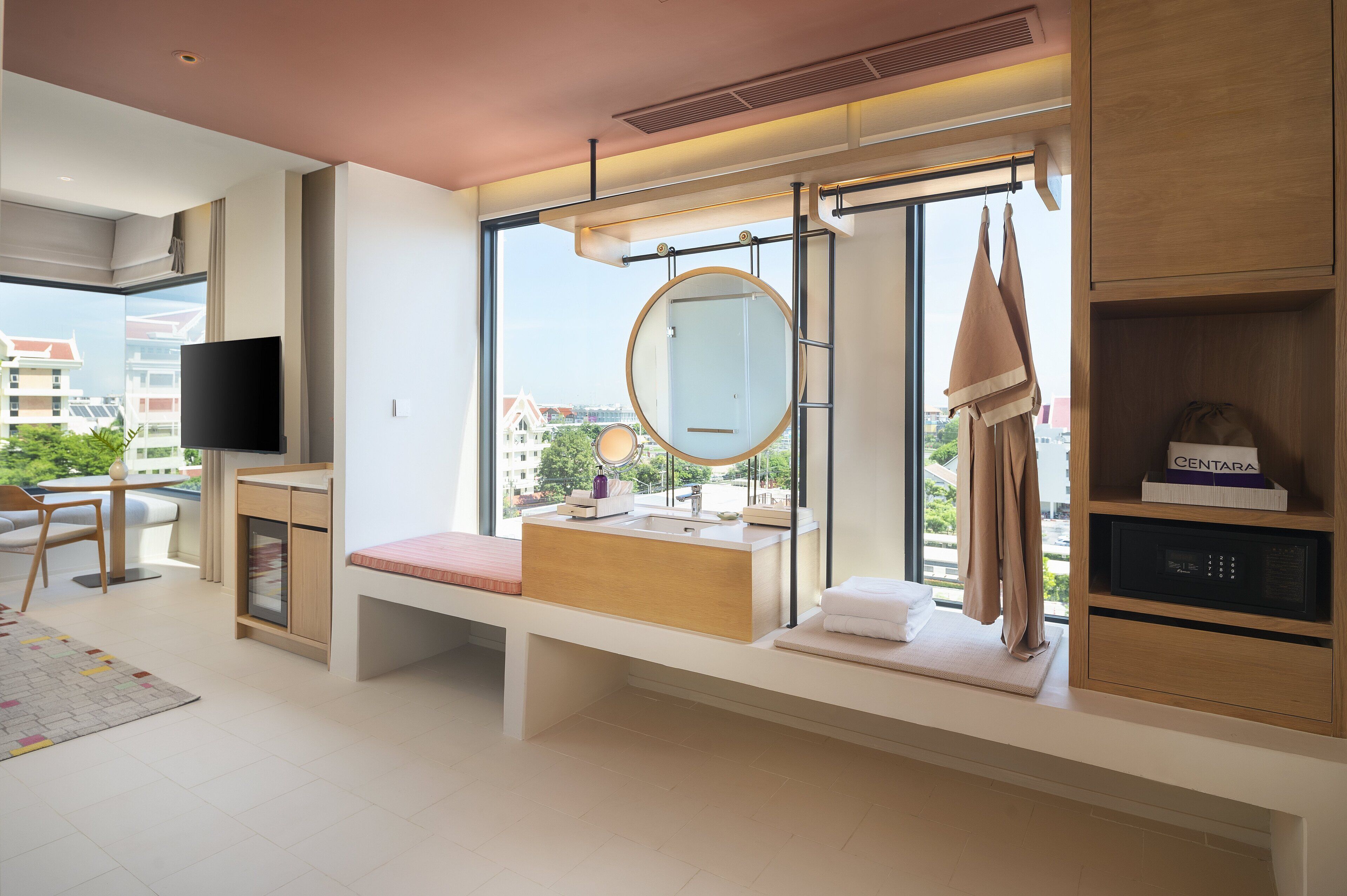 Deluxe Room, 1 King Bed (Premium)