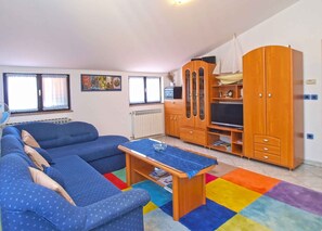 TV - Holiday apartment with air conditioning (Medulin)