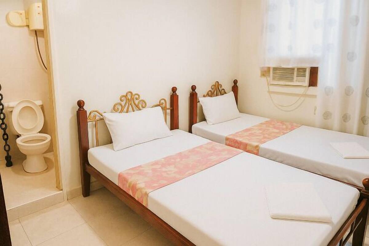 Free WiFi, bed sheets