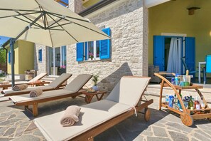 Terrace/patio - Villa with swimming pool, sauna and children's playground (Žminj)