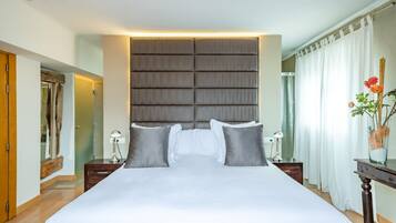 Chambre Double Exclusive, 1 très grand lit, terrasse, vue ville | Couette en duvet d'oie, coffres-forts dans les chambres