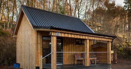 Elegant Little Wyvis Lodge - Sleeps 2