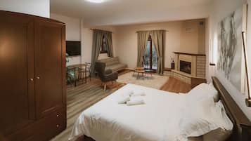 Fer et planche à repasser, Wi-Fi gratuit, draps fournis