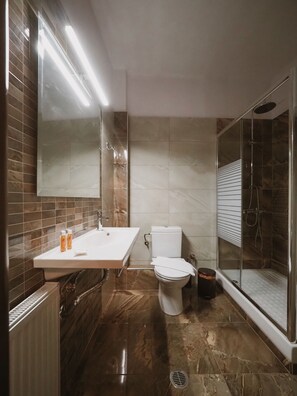 Hair dryer, bathrobes, slippers, towels - Elati Leisure -suites & apartments- (Pyli)