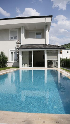 Front of property - BLUE HOUSE SAPANCA (Sapanca)