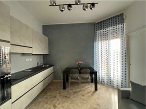 Interior - Cozy one-bedroom apartment between Bocconi and Porta Romana (Milano)